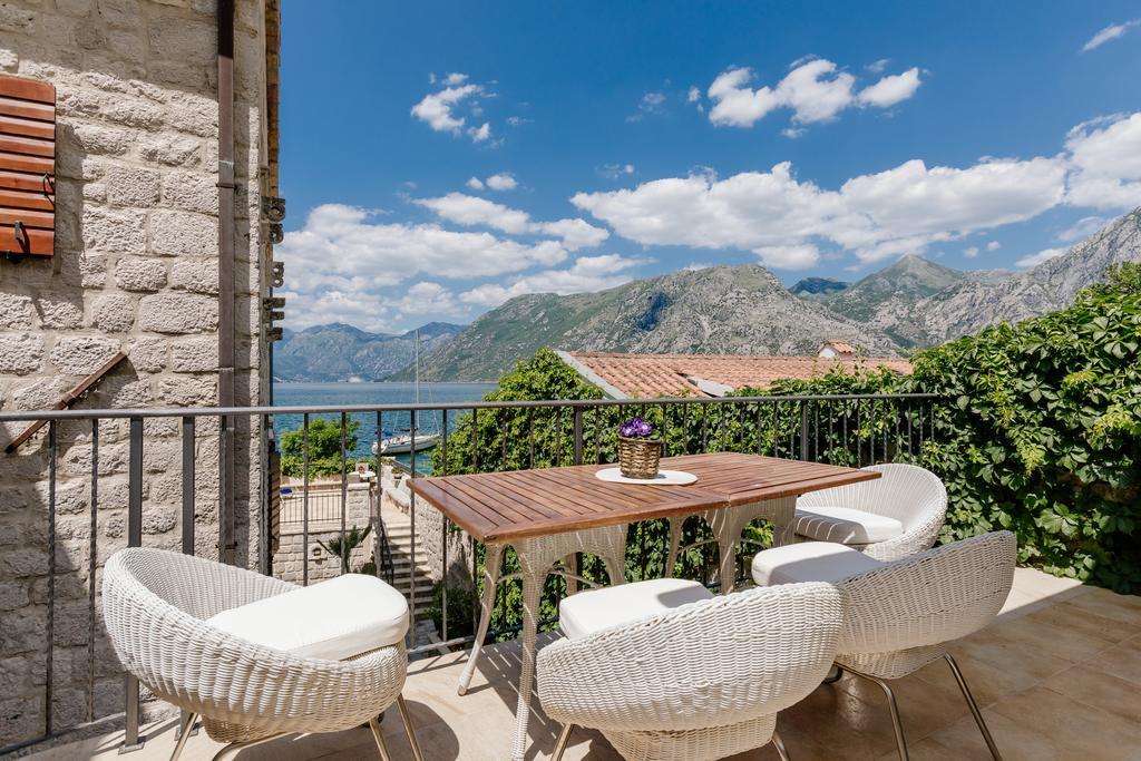 Villa Luxury Stone On The Sea With Private Pool And View 코토르 외부 사진