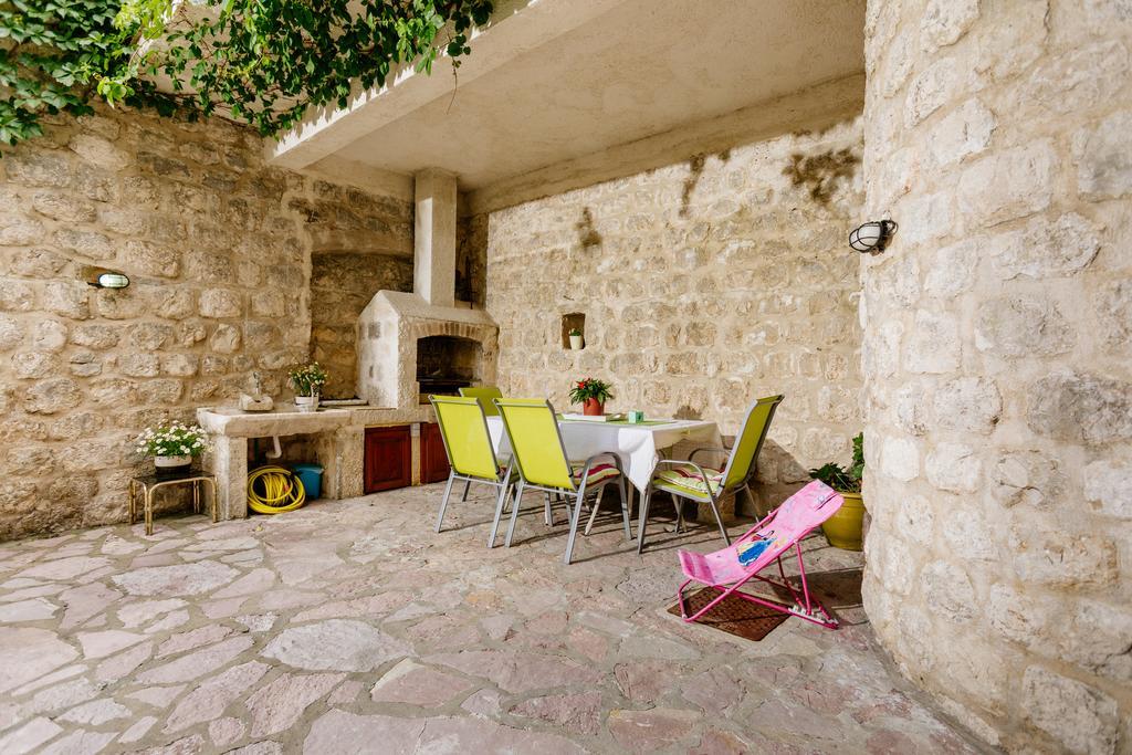 Villa Luxury Stone On The Sea With Private Pool And View 코토르 외부 사진