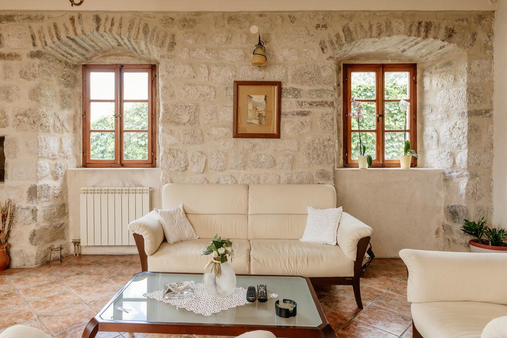 Villa Luxury Stone On The Sea With Private Pool And View 코토르 외부 사진