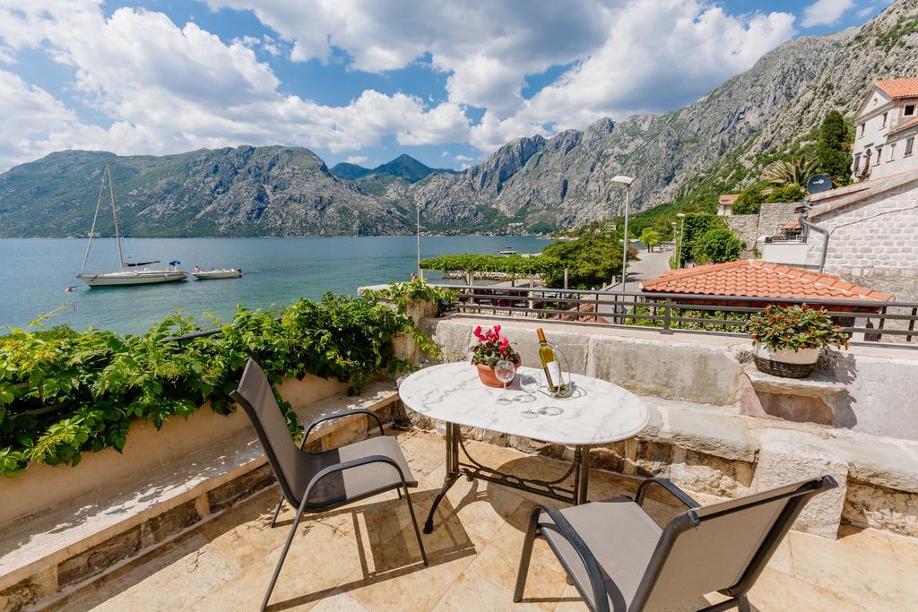 Villa Luxury Stone On The Sea With Private Pool And View 코토르 외부 사진